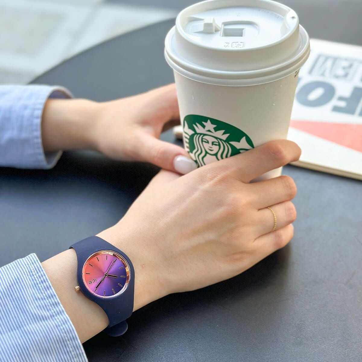 ice watch グレー×ピンク Ice-Watch ICE Digit Retro Neon Pink (32mm) Pink Digital Dial