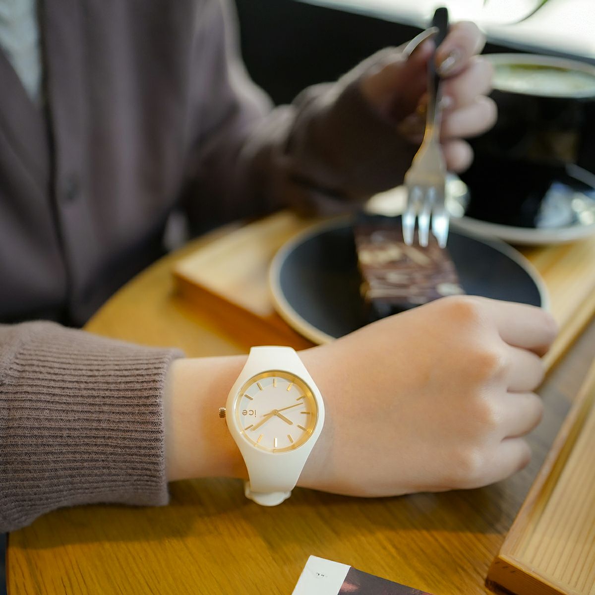 ICE glam brushed - アーモンドスキン - スモール | アイスウォッチ